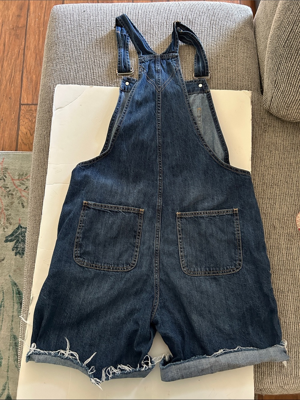 GAP Denim Short Overalls women’s size medium lots of pockets raw edges - Picture 4 of 12